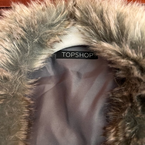 Top shop Faux Fur Cape Scarf - Picture 2 of 3